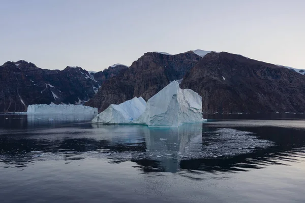 Vackert Landskap Med Isberg Grönland Sommaren Soligt Väder — Stockfoto