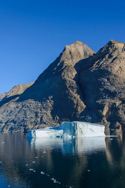 Greenland Landscape Beautiful Coloured Rocks Iceberg — Stock Photo, Image