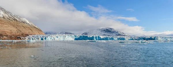 Пейзаж Ледником Шпицбергене Летнее Время Солнечная Погода — стоковое фото