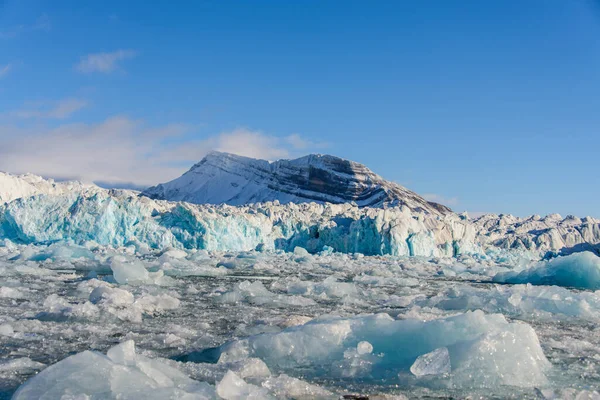 Paesaggio Con Ghiacciaio Alle Svalbard Durante Estate Tempo Soleggiato — Foto Stock