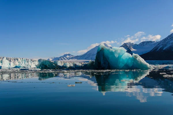 Großes Blaues Eisstück Arktischen Meer — Stockfoto