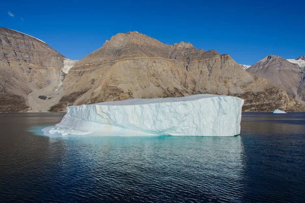 Greenland Landscape Beautiful Coloured Rocks Iceberg — Stock Photo, Image