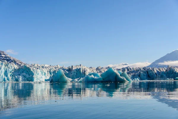 Landschaft Mit Gletscher Spitzbergen Sommer Sonnenscheindauer — Stockfoto