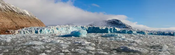 Landschaft Mit Gletscher Spitzbergen Sommer Sonnenscheindauer — Stockfoto