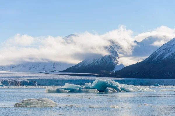 Yaz Mevsiminde Svalbard Buzul Manzarası Güneşli Hava — Stok fotoğraf