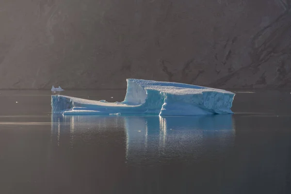 Paysage Groenlandais Avec Belles Roches Colorées Iceberg — Photo