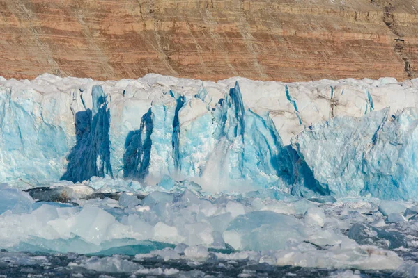 Paesaggio Con Ghiacciaio Alle Svalbard Durante Estate Tempo Soleggiato — Foto Stock