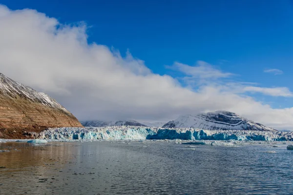 Paisagem Com Geleira Svalbard Hora Verão Tempo Ensolarado — Fotografia de Stock