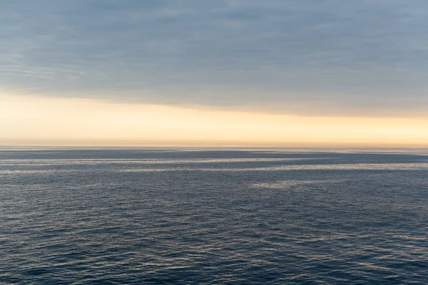 Yaz Mevsiminde Svalbard Dağ Buzullarla Kutup Manzarası — Stok fotoğraf