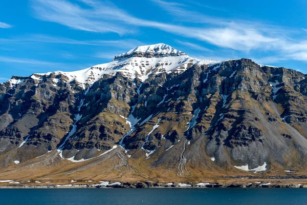 Sarkvidéki Táj Hegyek Svalbard Nappal — Stock Fotó