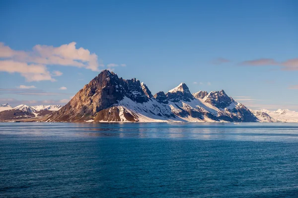 Арктичні Краєвиди Чудовим Освітленням Свальбарді — стокове фото