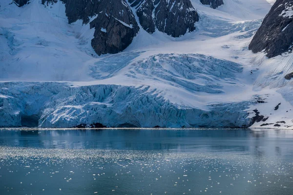 Arktická Krajina Krásným Osvětlením Špicberku — Stock fotografie