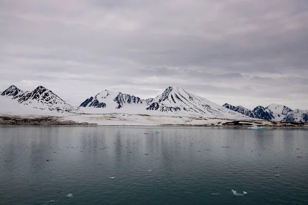 Paisagem Ártico Com Bela Iluminação Svalbard — Fotografia de Stock