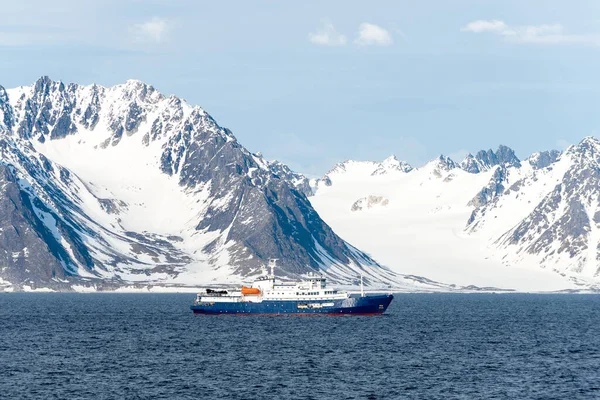 Nave Expedición Mar Ártico Svalbard Crucero Pasajeros Crucero Ártico Antártico — Foto de Stock