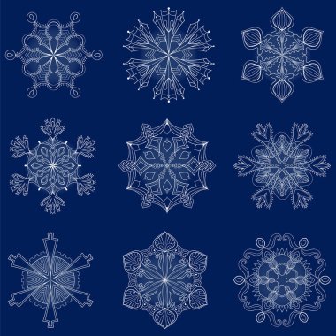 Vektör vintage kar tanesi zentangle tarzında ayarlayın. Noel, yeni yıl dekorasyon için 9 orijinal izole kar gevreği. Elle çizilmiş doodle nesneler. Eps10.