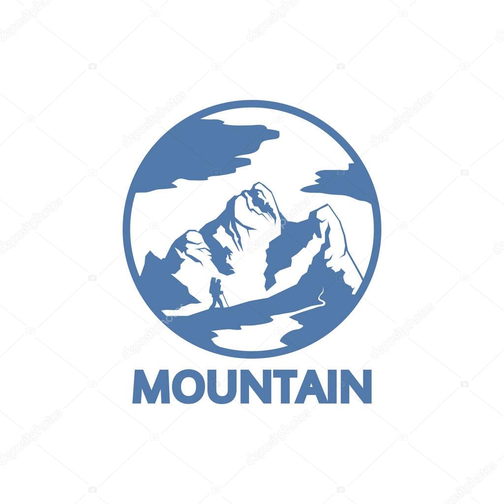 Logo de la montaña en círculo — Archivo Imágenes Vectoriales
