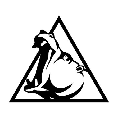 Üçgen kafasına su aygırı