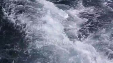 Sprey su deniz gemi sonra.