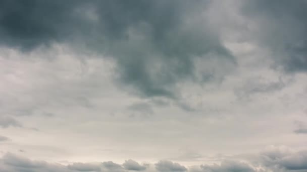 春の日に悪化する天気のタイムラプス 4Kの天気の映像 嵐のような雲の背景 — ストック動画