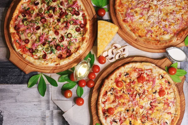 masada iştah açıcı üç pizza