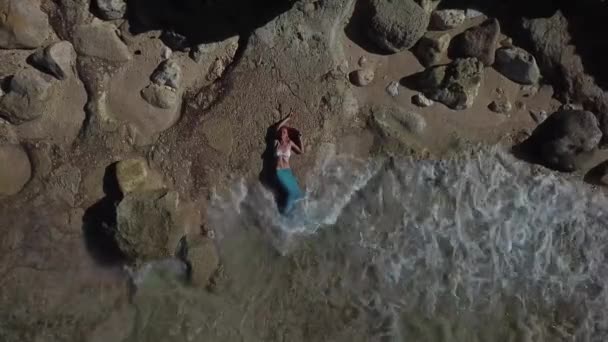 Menina Traje Sereia Melasti Praia Bali Dron — Vídeo de Stock