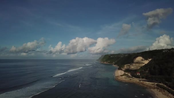 Drohne Hebt Auf Melasti Beach Bali Dron — Stockvideo