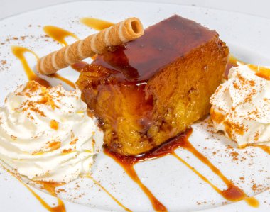 Gökyüzü pastırma gözleme, krem ve karamel