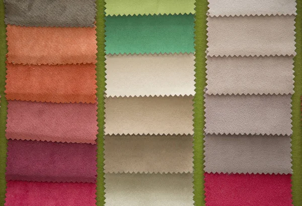 Farklı renkteki tekstil kumaş parçaları