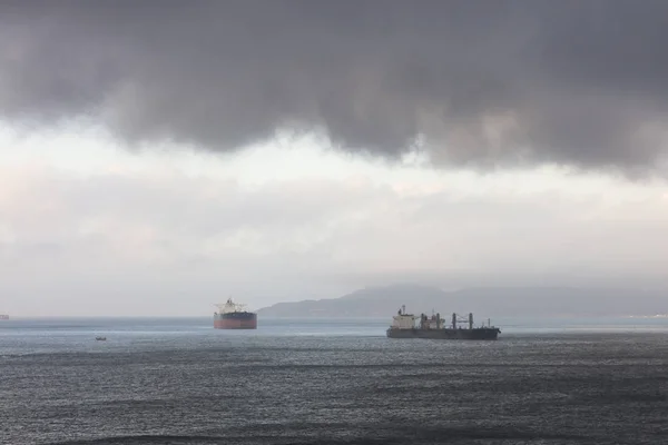 Fırtınalı Gökyüzü Anchorage Gibraltar Harbour Üzerinde — Stok fotoğraf