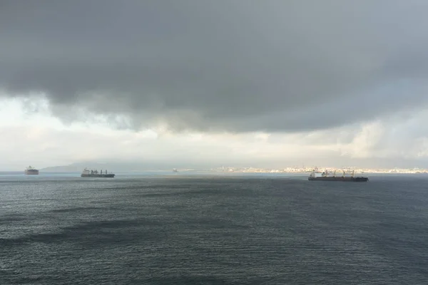 Fırtınalı Gökyüzü Anchorage Gibraltar Harbour Üzerinde — Stok fotoğraf