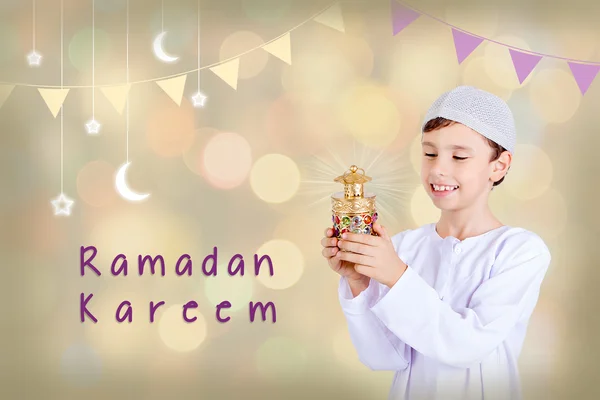 रमजान करीम - अनुवाद: मुस्लिम पवित्र महीने रमजान जीन है — स्टॉक फ़ोटो, इमेज