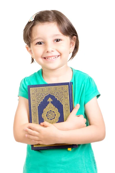 Muslimisches Mädchen mit Quraan — Stockfoto