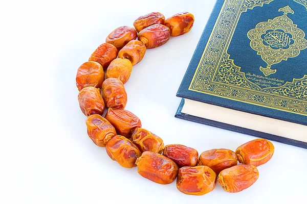 Ramadan-Daten und heiliger Qran — Stockfoto