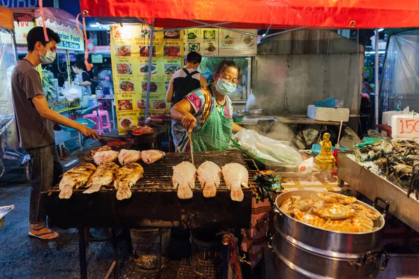 Saturday Night Market, Chiang Mai, Tailandia —  Fotos de Stock