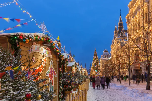 Vánoční trh na Rudé náměstí, Moskva, Rusko — Stock fotografie
