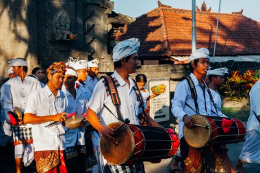 Gamelan geleneksel müzisyenler, Bali, Endonezya
