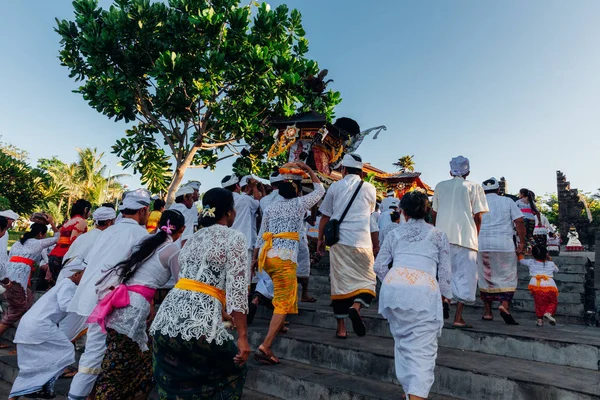 Ceremonial procession, Bali, Indonesia — Stock Photo, Image