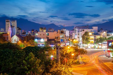 Nha Trang alacakaranlıkta, Vietnam