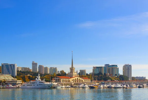 Rusya, Soçi, Liman, Deniz İstasyonu, Turtada gemiler ve yatlar