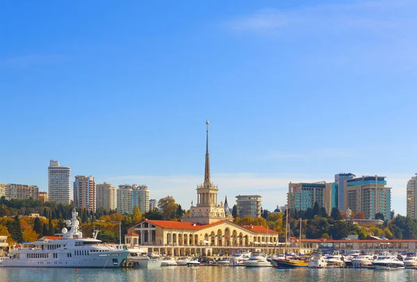 Rusya, Soçi, Liman, Deniz İstasyonu, Turtada gemiler ve yatlar