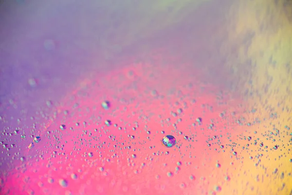 Много Маленьких Капель Воды Красочном Пастельном Голографическом Фоне Абстрактный Фон — стоковое фото