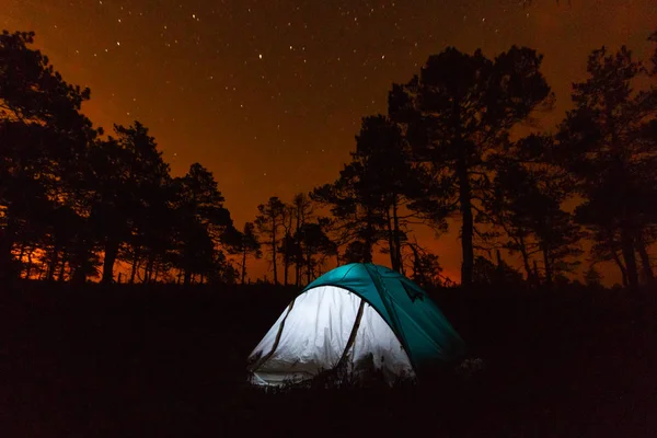 Tenda Turis Alam Bawah Langit Malam Berbintang — Stok Foto