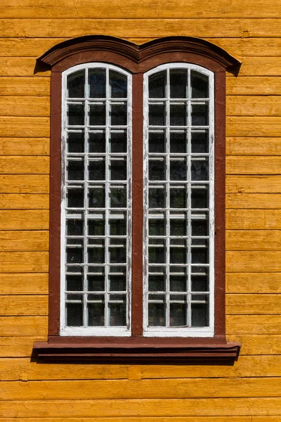 Okno Drewnianej Cerkwi Prawosławnej — Zdjęcie stockowe