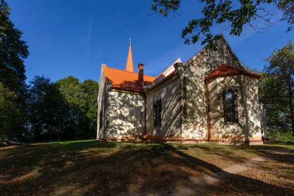 Gamla Kristna Kyrkan Solig Dag — Stockfoto