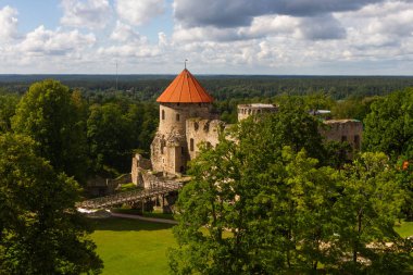 Avrupa Taş Ortaçağ Şatosu