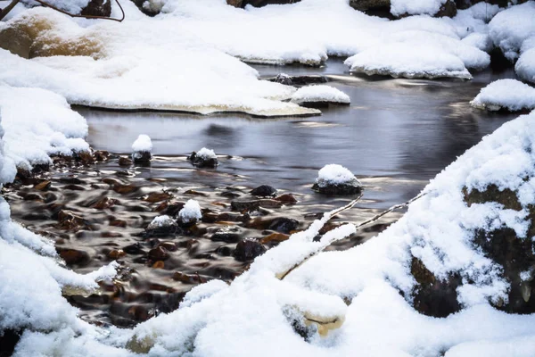 Río Invierno Con Nieve Hielo — Foto de Stock