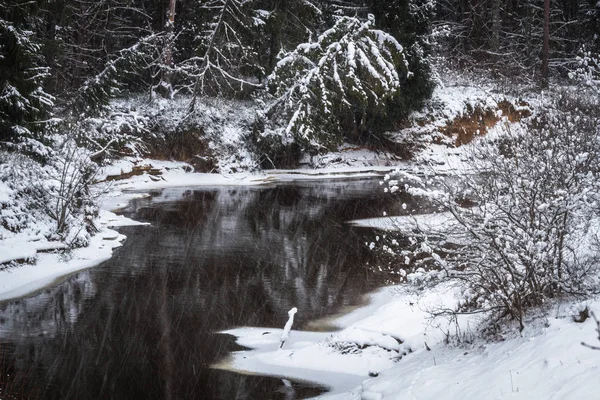 Río Invierno Con Nieve Hielo — Foto de Stock