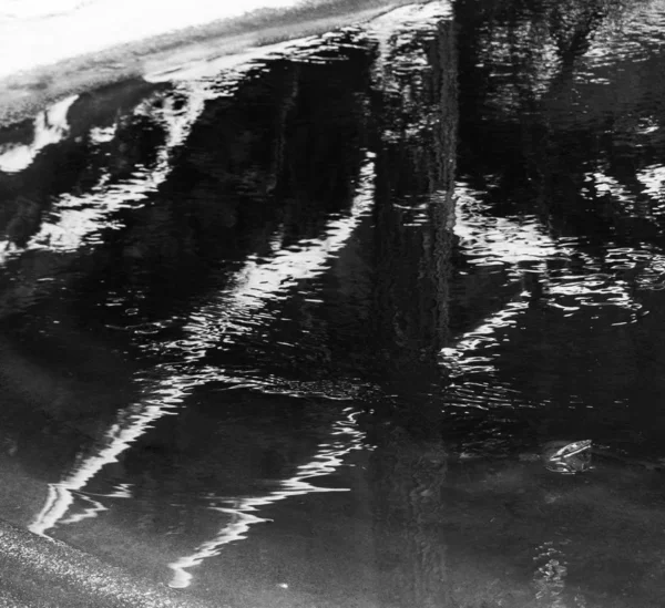 Νερό Χιόνι Μαύρο Και Άσπρο Τόνο — Φωτογραφία Αρχείου
