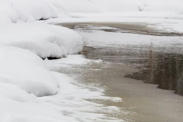 Rio Inverno Com Neve Gelo — Fotografia de Stock