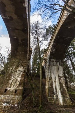 Parktaki eski köprü.